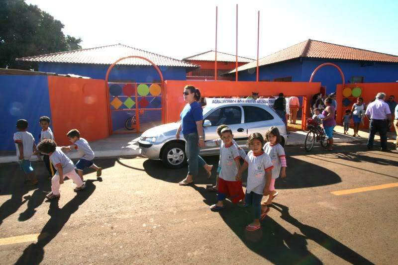 Pais desconfiam de retaliação em exoneração de diretora de Ceinf