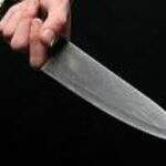 ‘Ação e reação’: mulher esfaqueia marido depois de apanhar de cabo de vassoura