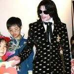 Michael Jackson mantinha fotos de pornografia infantil e de tortura animal, diz site