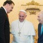 Papa Francisco encontra ex-presidente israelense em Roma