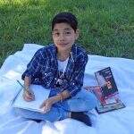 Poeta de apenas 10 anos lança livro em Campo Grande