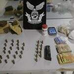 Polícia encontra droga escondida em pedra e munição de uso restrito com dupla