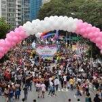 Parada LGBT reúne multidão na Avenida Paulista
