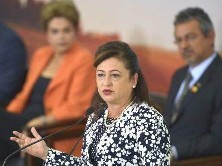 Ministra diz que pretende ser corresponsável se Dilma for afastada