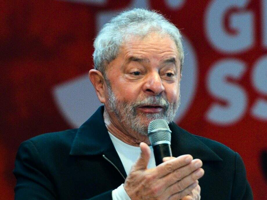 Mulher, filho e nora de Lula pedem reparação por divulgação de grampos