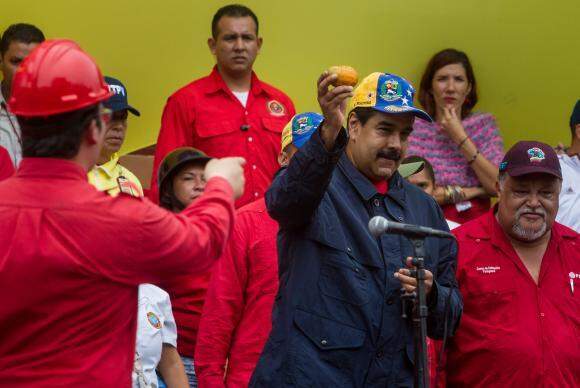 Nicolás Maduro convoca venezuelanos à rebelião caso a oposição o afaste do poder