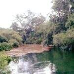 Moradores de Bonito denunciam lixo e esgoto para explicar ‘mancha’ no Rio Formoso