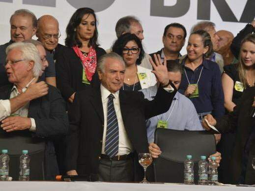 Reeleito presidente do PMDB, Temer diz que não é hora de dividir brasileiros