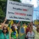 Porto Alegre teve atos a favor e contra o impeachment