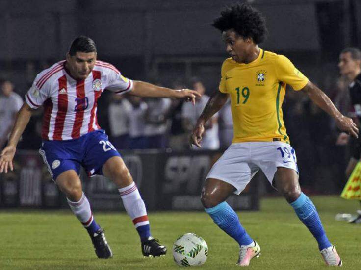 Brasil busca empate no último minuto e evita fiasco contra o Paraguai