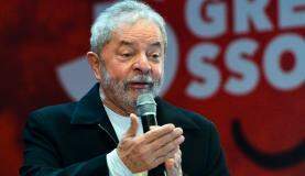 Lula diz à imprensa estrangeira que impeachment é risco à democracia do Brasil