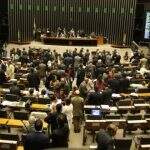 Sessão do Plenário da Câmara é encerrada em meio a protestos contra Dilma