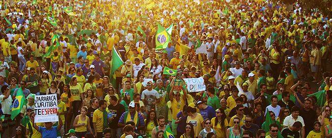 Com mais de 110 mil, protestos em MS pediram nas ruas a saída de Dilma