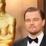 VÍDEO: DiCaprio esquece estatueta do Oscar em restaurante e homem devolve