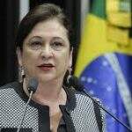 Kátia Abreu diz no Twitter que ministros do PMDB ficam no governo e no partido