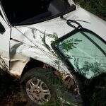 Motorista fica ferida em acidente entre carro e caminhão na Capital
