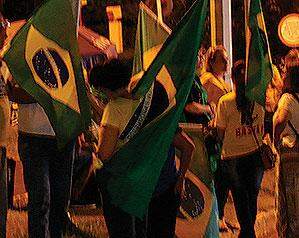 Manifestação em apoio a Moro e PF fecha 10 quadras na Afonso Pena