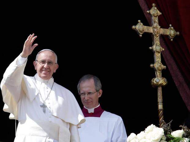 Em mensagem de Páscoa, Papa faz apelo pela paz no mundo