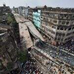 14 morrem e 150 ficam feridos em queda de viaduto na Índia