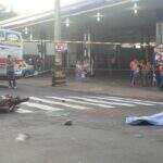 Motociclista morre depois de colidir com ônibus no centro de Campo Grande