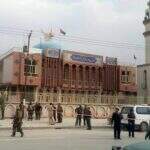Atentado contra mesquita deixa 27 mortos no Afeganistão