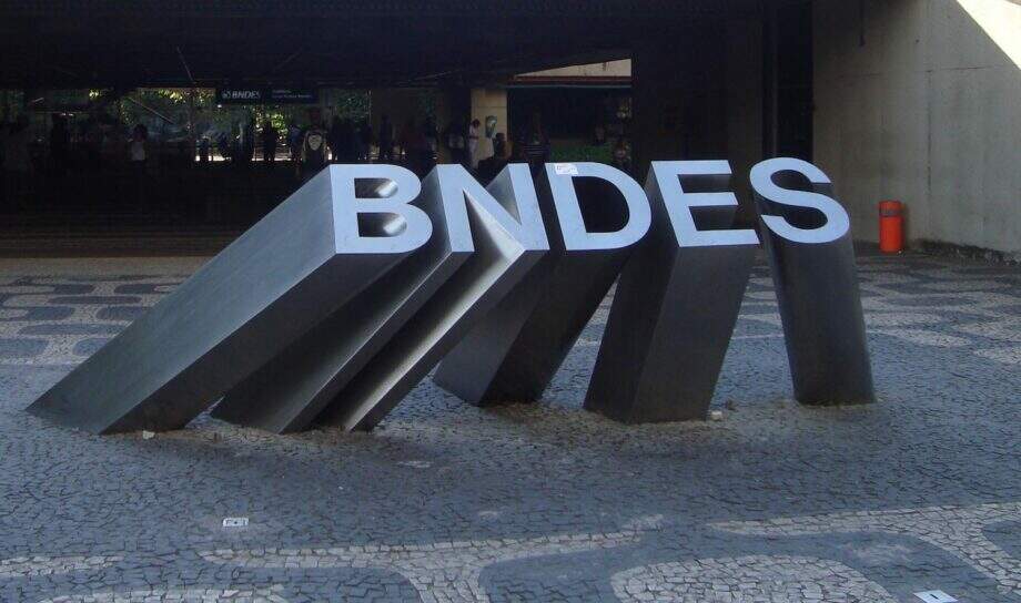 Ministro do TCU diz que BNDES pode devolver R$ 100 bilhões ao governo