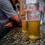 Proprietário de bar é dopado ao tomar cerveja com cliente e acaba no hospital