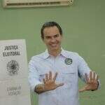 Marquinhos vota junto da família e diz acreditar em vitória no 1º turno