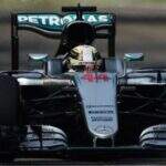 Hamilton domina classificação e sai na pole na Malásia
