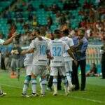 Grêmio supera ‘fantasma’, bate Vitória e sonha com 6ª vaga