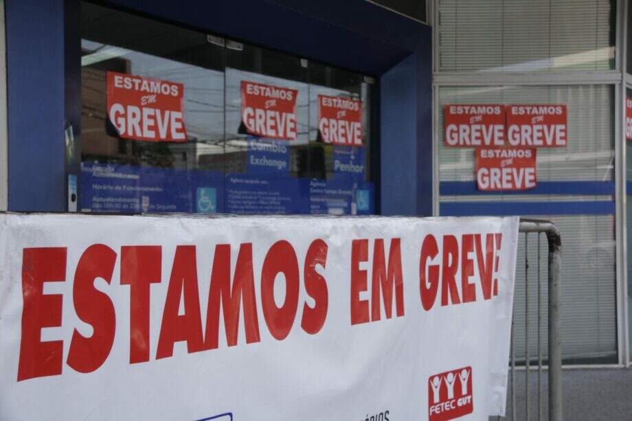 Procon vai denunciar Caixa no MPT por suspensão de depósitos durante greve