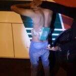 Policiais flagram adolescente viajando com R$ 70 mil em cocaína amarrada ao corpo