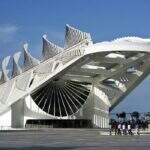 Dos dois lados da Baía de Guanabara, os museus de Niemeyer e Calatrava