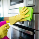 Manual dos Solteiros: 4 dicas de como limpar sua casa antes de se mudar