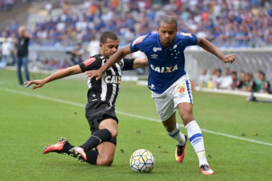 Cruzeiro e Atlético empatam por 1 a 1 no Mineirão