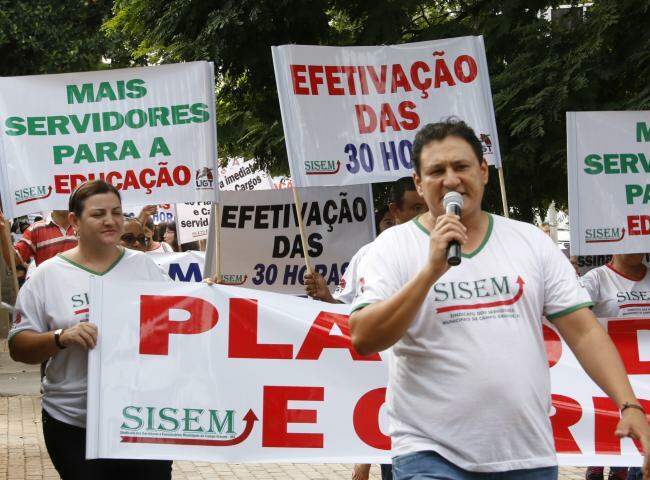 Após acordo, grevistas do Município vão receber dias descontados e repor faltas