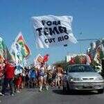 Manifestantes protestam contra governo Temer em Copacabana