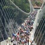 Ponte de vidro mais alta do mundo fecha 2 semanas após inauguração