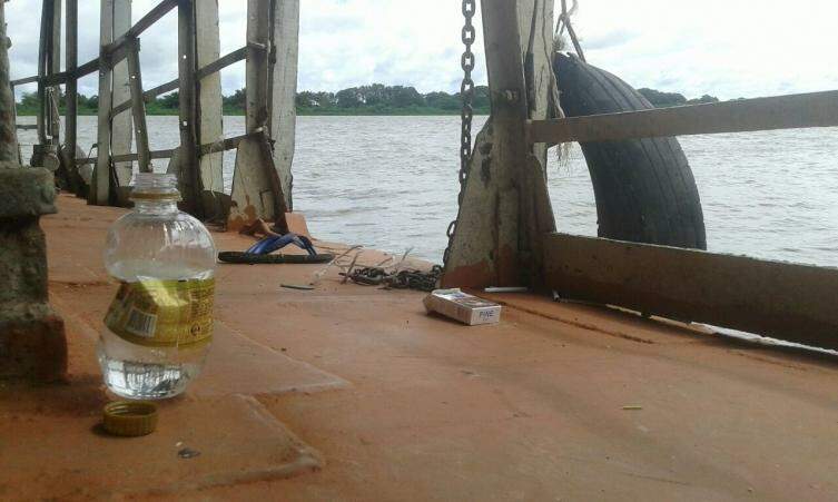 Peão cai de embarcação e desaparece no Rio Paraguai