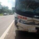 Motorista converge na frente de ônibus causando colisão e morre na hora