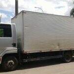 Motorista escapa com tiro na cabeça após ladrões ‘fuzilarem’ caminhão