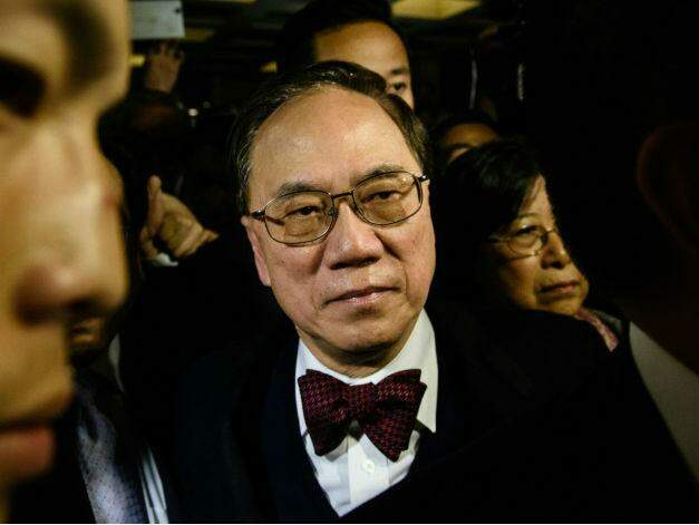 Ex-chefe de governo de Hong Kong é condenado a 20 meses de prisão por corrupção