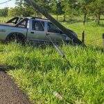 Motorista de 72 anos ‘apaga’ e colide camionete em poste na Gury Marques