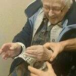 Polícia holandesa ‘prende’ senhora de 99 anos para realizar sonho