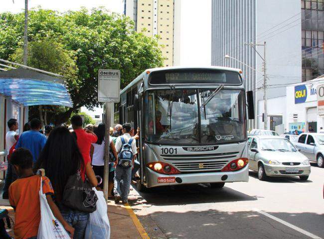 ISS dos ônibus é de quase R$ 12 milhões e prefeito diz que vai cobrar empresários