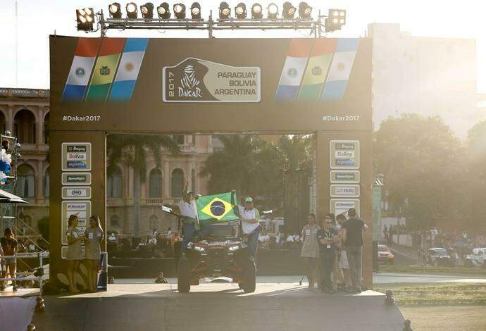 Dupla de brasileiros vence Rally Dakar 2017, primeiro título do país