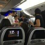 Réveillon frustrado: 300 pessoas passam virada dentro de avião após passageira passar mal