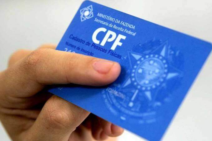 Auxílio de R$ 600: Justiça suspende exigência de CPF regular e dá 2 dias para Caixa