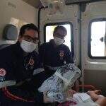 Médicos comemoram parto de bebê dentro de ambulância do SAMU