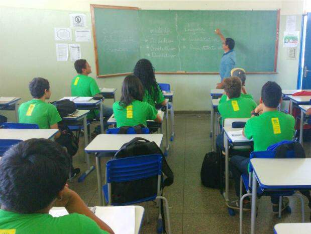 SED seleciona professores para darem aulas ao ensino médio de tempo integral